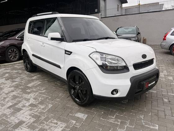 KIA SOUL 1.6 EX 16V FLEX 4P MANUAL KIA SOUL 1.6 EX 16V FLEX 4P MANUAL